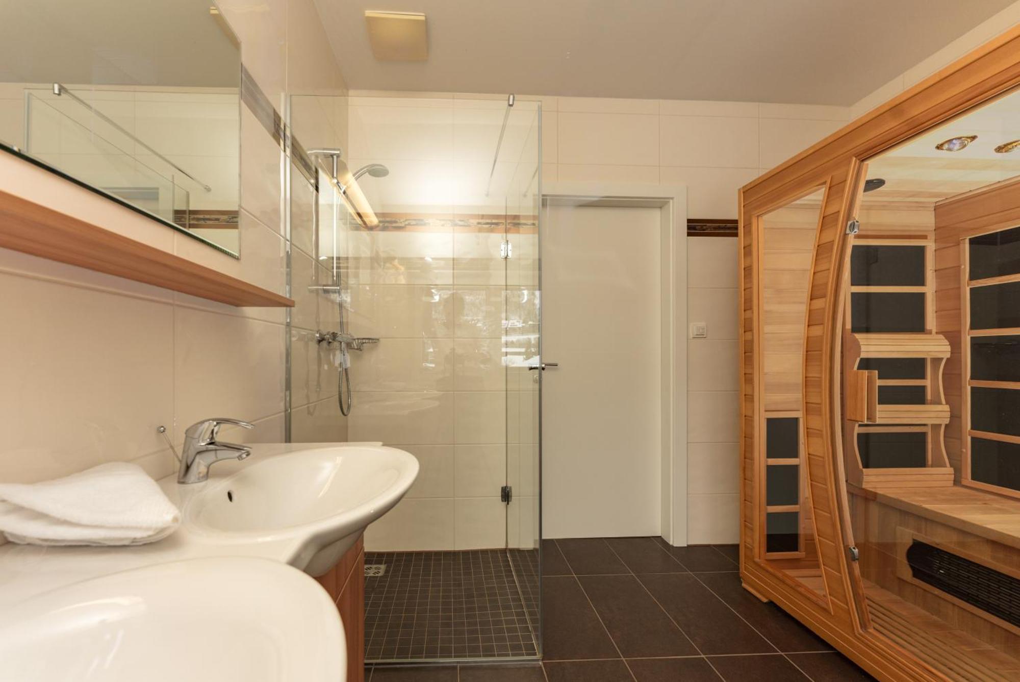 Ferienwohnungen Karoline By Schladming-Appartements Phòng bức ảnh